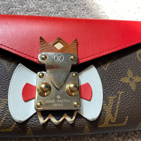 Louis Vuitton Sarah Wallet - Picture 13 of 13